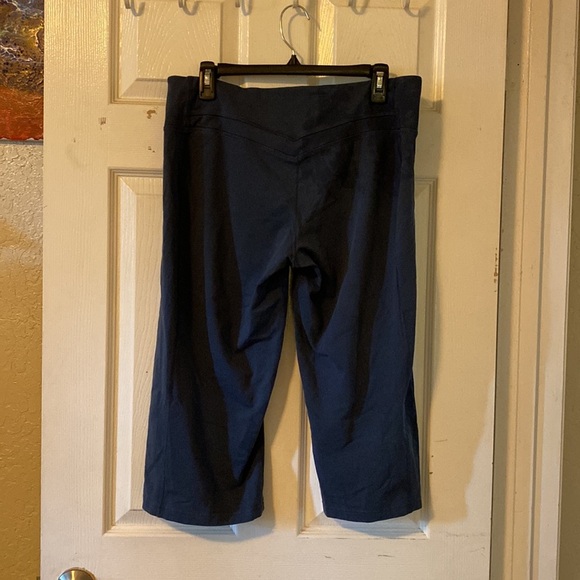 Nike dri fit cropped leggings size large. W104. - Picture 6 of 7
